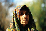 Vrouw met hoofddoek in Bouchara