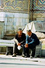 Oezbeekse mannen voor Bibi Chanoum in Samarkand